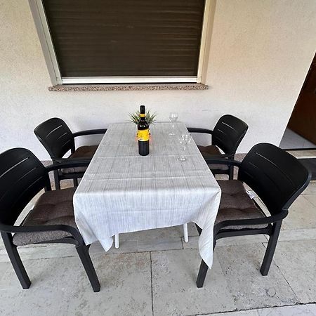 Apartment Near The Sea 650 Rabac Exteriör bild