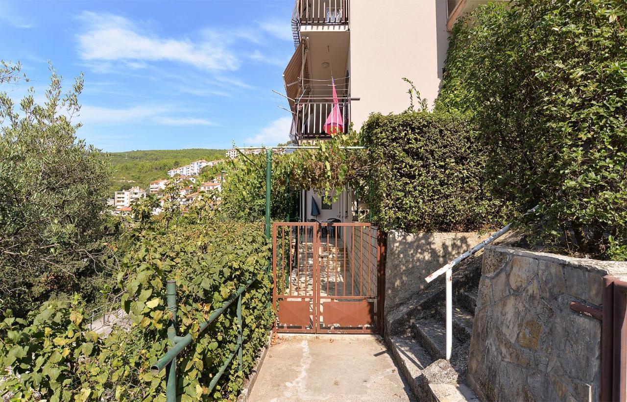 Apartment Near The Sea 650 Rabac Exteriör bild