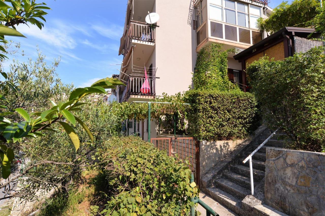 Apartment Near The Sea 650 Rabac Exteriör bild