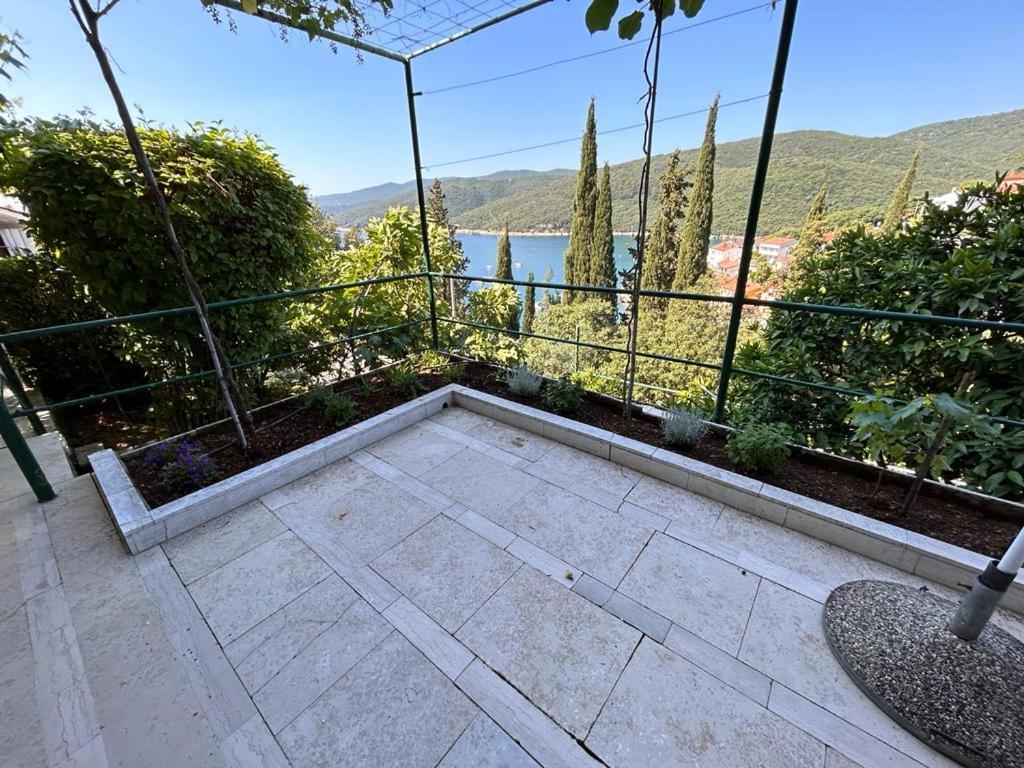 Apartment Near The Sea 650 Rabac Exteriör bild